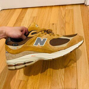 Size 10.5 - New Balance 2002R Gore-Tex Low Tobacco BRAND NEW DS Last size 10.5